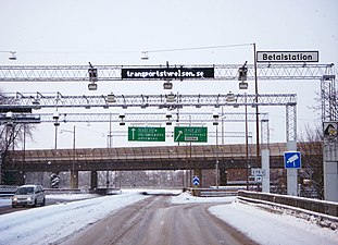 Påfarten från Lindhagensgatan med betalstation för trängselskatt, 2010.