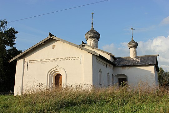 Церковь Василия Кесарийского (1686) в Чернавино[24]. 2013 год