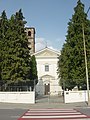 La chiesa di Bovagliano all'interno del cimitero.