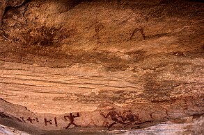 Peinture rupestre d'Eheren : style schématique plus récent (camélien) avec des inscriptions en tifinagh