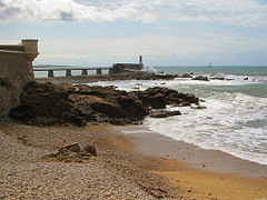 La jetée Saint-Nicolas et le phare.