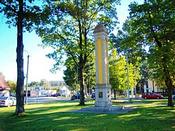 Monument som tillhör kyrkan i Lekėčiai