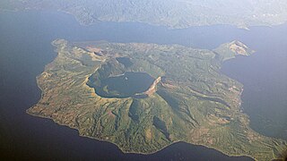 Taal Volcano, ang labing gamay bulkan sa tibuuk kalibutan