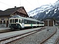 Automotrice Be 4/4 26 et voiture-pilote Bt 151 en gare des Diablerets. Notez les logos du LEB masqués par ceux des TPC.