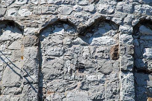 Détail des bandes lombardes du chevet.