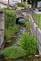 Canal traversant le bourg.