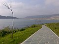 Vista do estuario do Río Anllóns na súa desembocadura desde o paseo de Cabana de Bergantiños