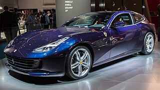 Une Ferrari GTC4Lusso.