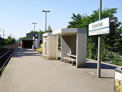 Halstenbek railway station, platform