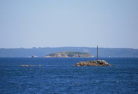 En premier plan la Cormorandière,au fond l'île Ronde.