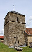 Le clocher-tour de l'église.