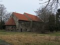 Nikolaikirche mit Ausstattung und Friedhof mit Einfriedung, Tor und Portal