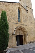 La façade de l'église.