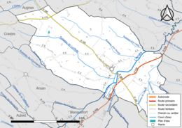 Carte en couleur présentant le réseau hydrographique de la commune