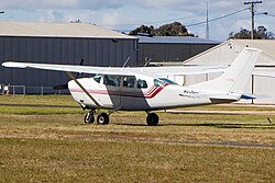 Onnettomuuskonetta muistuttava Cessna 206.