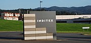 Cartel accesos a Inditex en Sabón, Arteixo.