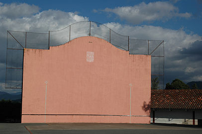 Le fronton.