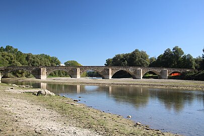 Le pont Buriano, début de construction 1227.