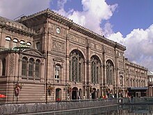 Vue de la façade de la gare, avant l'installation de la verrière.