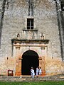 Entrada a la iglesia de San Juan Bautista, Tixcacaltuyub, Yaxcabá, Yuc.