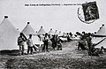 Alignement de tentes au camp de Coëtquidan vers 1912.