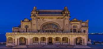 Le casino de Constanța, de style Art nouveau. (définition réelle 6 188 × 2 958)