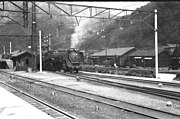 瀬野駅に待機中のD52補機（1963年8月）