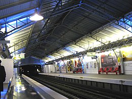 La station au niveau des quais.