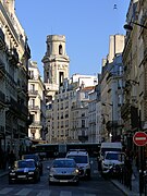 Église Saint-Sulpice vue depuis la place.