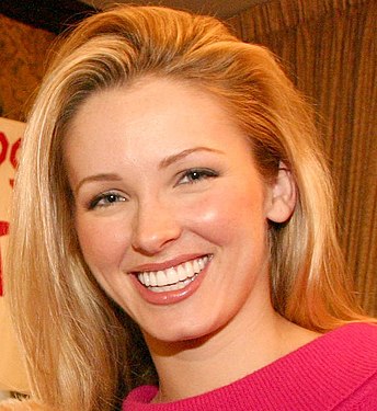 Shandi Finnessey, Miss Missouri 2002 (during reign as Miss USA 2004)