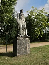 Statue du maréchal Masséna.