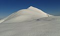 Vetta di Castel Manardo innevata, vista dal crinale ovest