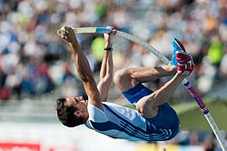 Renaud Lavillenie ugrás közben (2012)