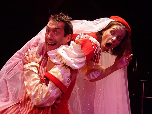 Kevin Black (Petruchio) i Emily Jordan (Kate) u kalifornijskoj izvedbi Ukroćene goropadnice 2003.