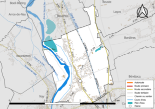 Carte en couleur présentant le réseau hydrographique de la commune