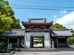 Anraku-ji,_Main_gate_01