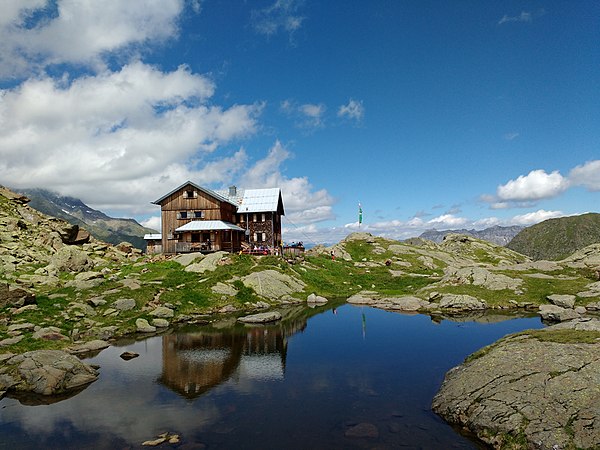 Bremer Hütte in den Stubaier Alpen, Tirol. Benutzer:Simon04