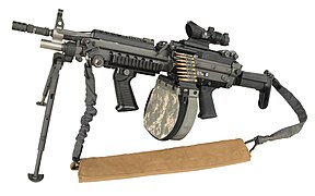 Ein M249 PIP mit Softpack-Gurttasche