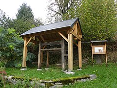 Travail à ferrer dans le bourg.