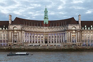 County Hall (1911‒1922) di Ralph Knott (sezione centrale).