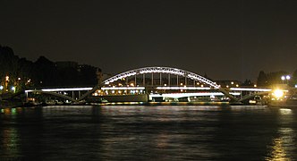 Passerelle Debilly de nuit.