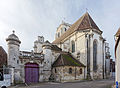 Portail Renaissance attenant à l'église