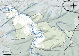 Carte en couleur présentant le réseau hydrographique de la commune