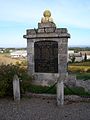 Le monument aux morts près de l'église Saint-Laurent.