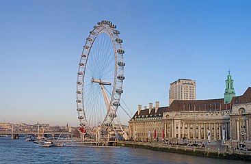 ロンドン・アイ。サウス・バンク地区のランベス区側にある。