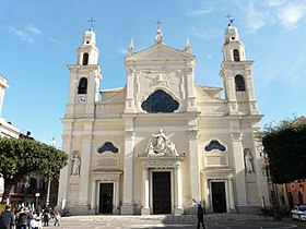 Façade de la basilique.