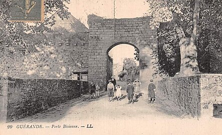 Porte Bizienne vers le début du XXe siècle.