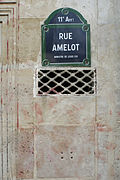 Plaque de rue de la rue Amelot à Paris.