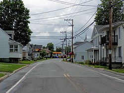 Principale street (route 216).