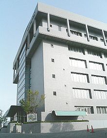 純真学園本館（かつての東和大学の施設）